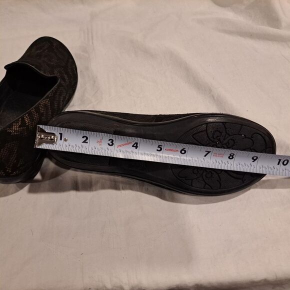 Dansko black leather slip-on loafers black lace design womens size EUR 38 US 7.5 - Picture 3 of 9